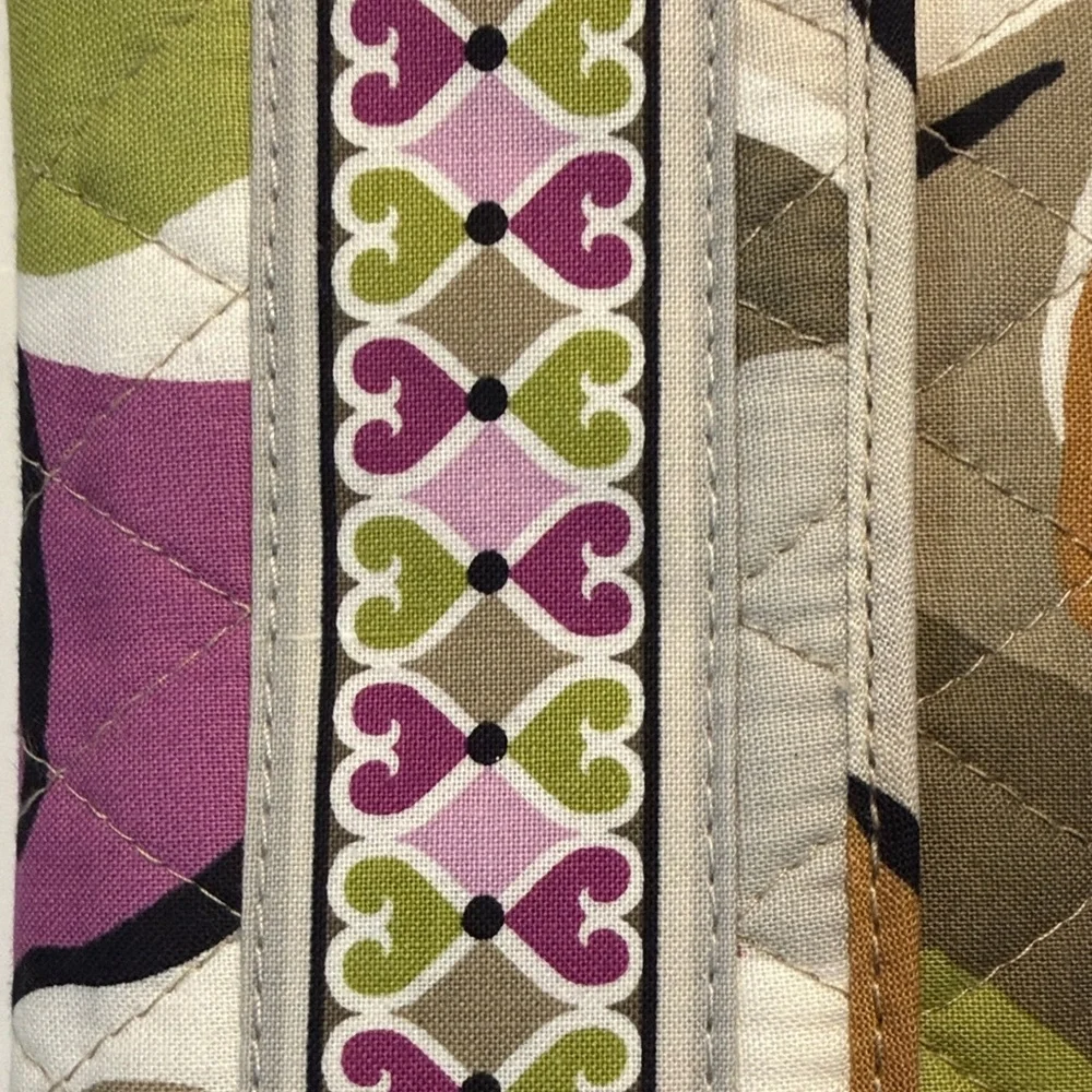 Vera Bradley Green and Pink Quilted Wallet - Picture 14 of 16